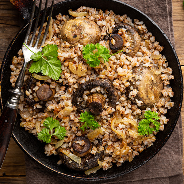 Mushroom, quinoa, leaves & Italian basil dressing with sprouted lentil & black rice bon bons