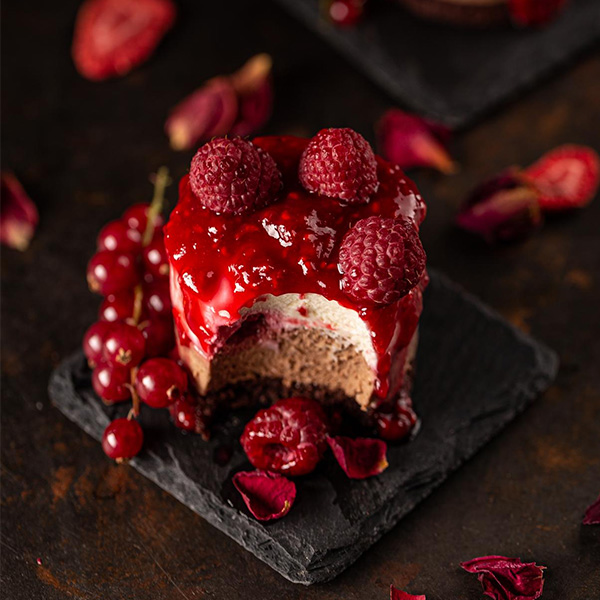 baked raspberry cheesecake with raspberry compote